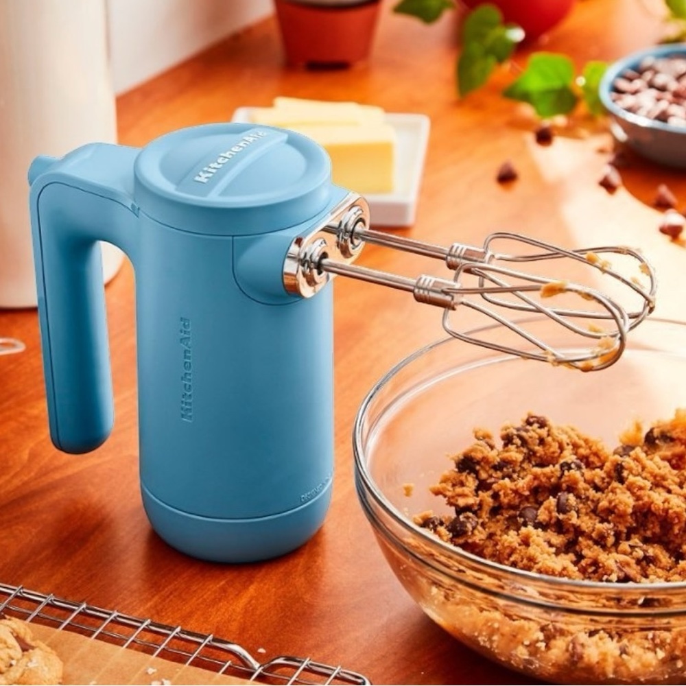 KitchenAid - KHMB732VB 7-Speed Cordless Hand Mixer - Blue Velvet (Brand New) - Picture 6 of 6